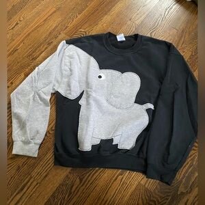 Funny Elephant Gildan Sweatshirt Unisex Large